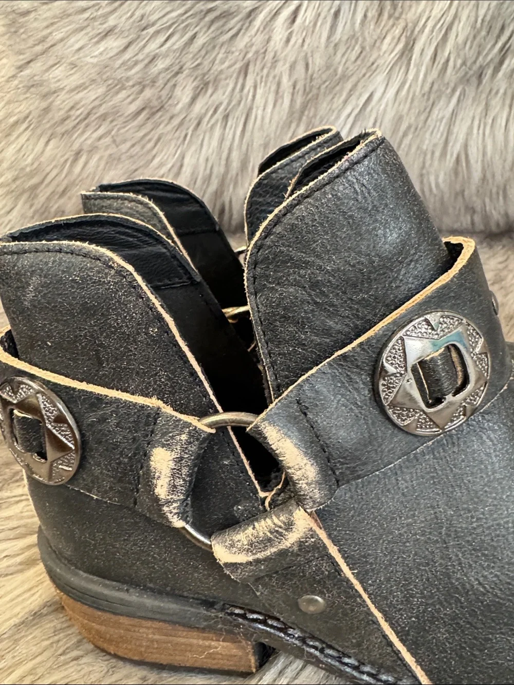 Vintage 7 Black Ankle Boots with Distressed Cream Highlights Size 9/39